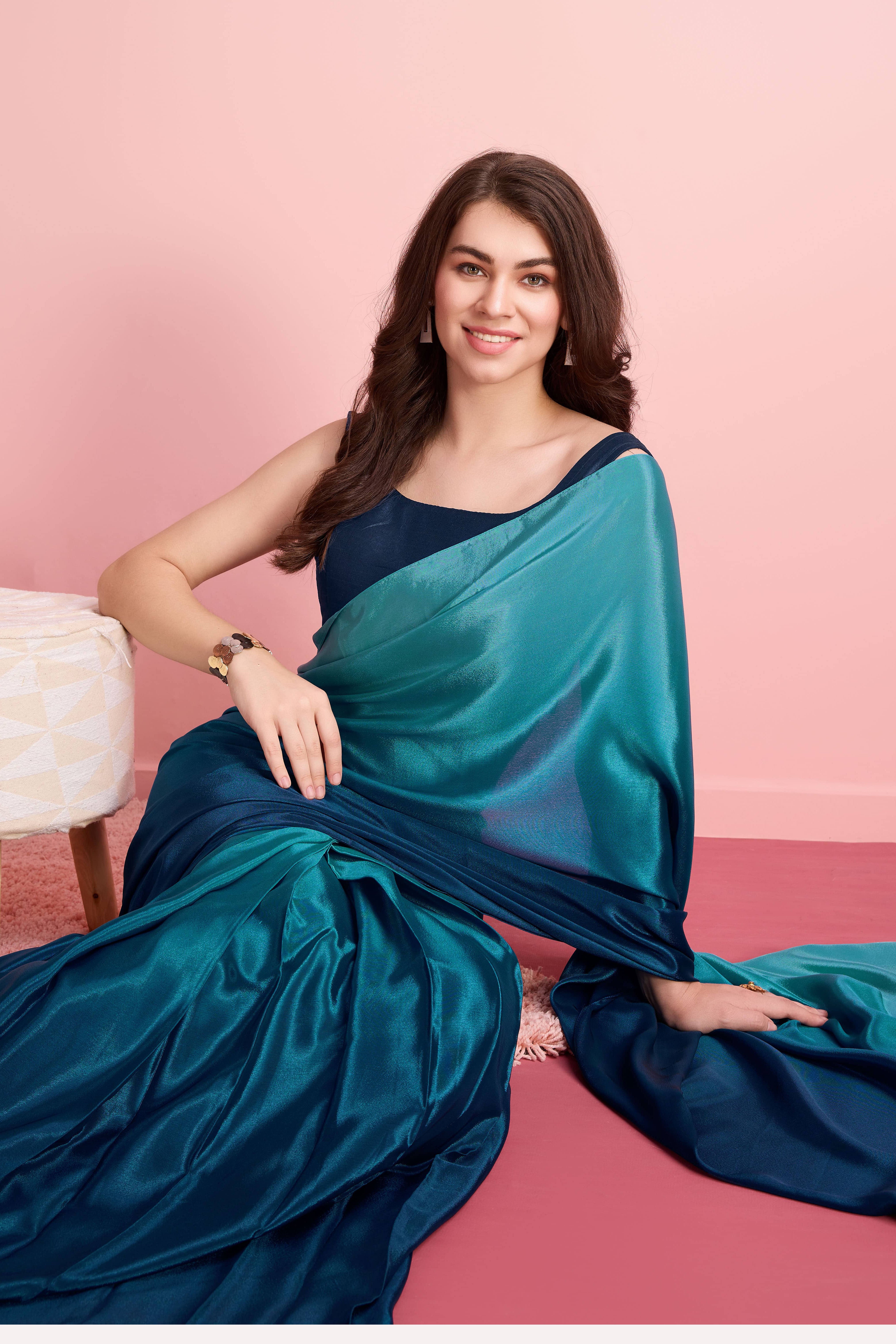 Captures the beautiful transition from teal to deep navy.