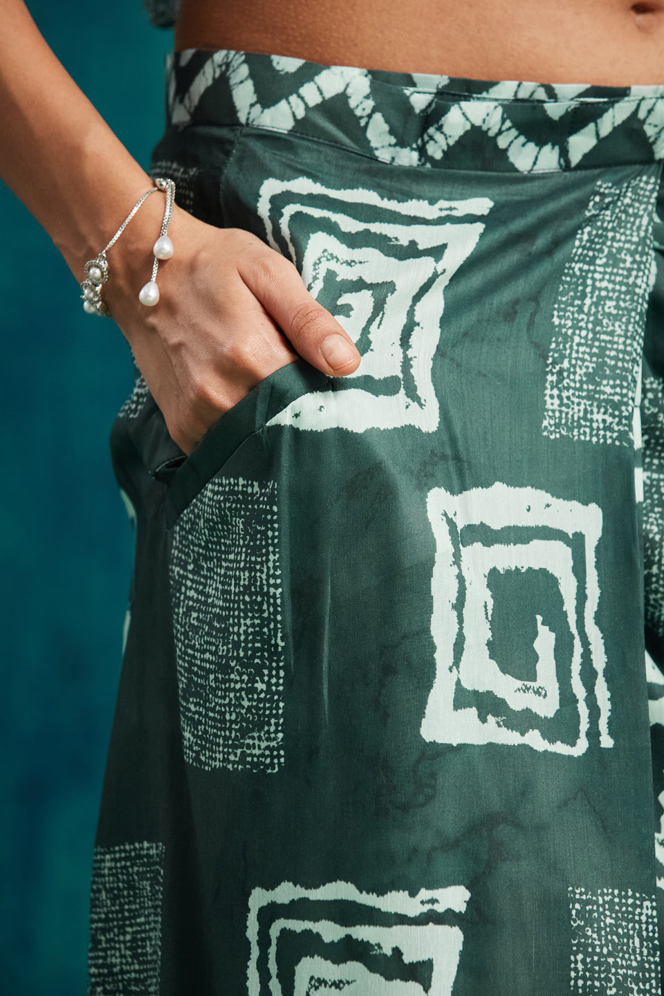 Chevron Prints Muslin Cotton Ready To Wear Pocket Saree