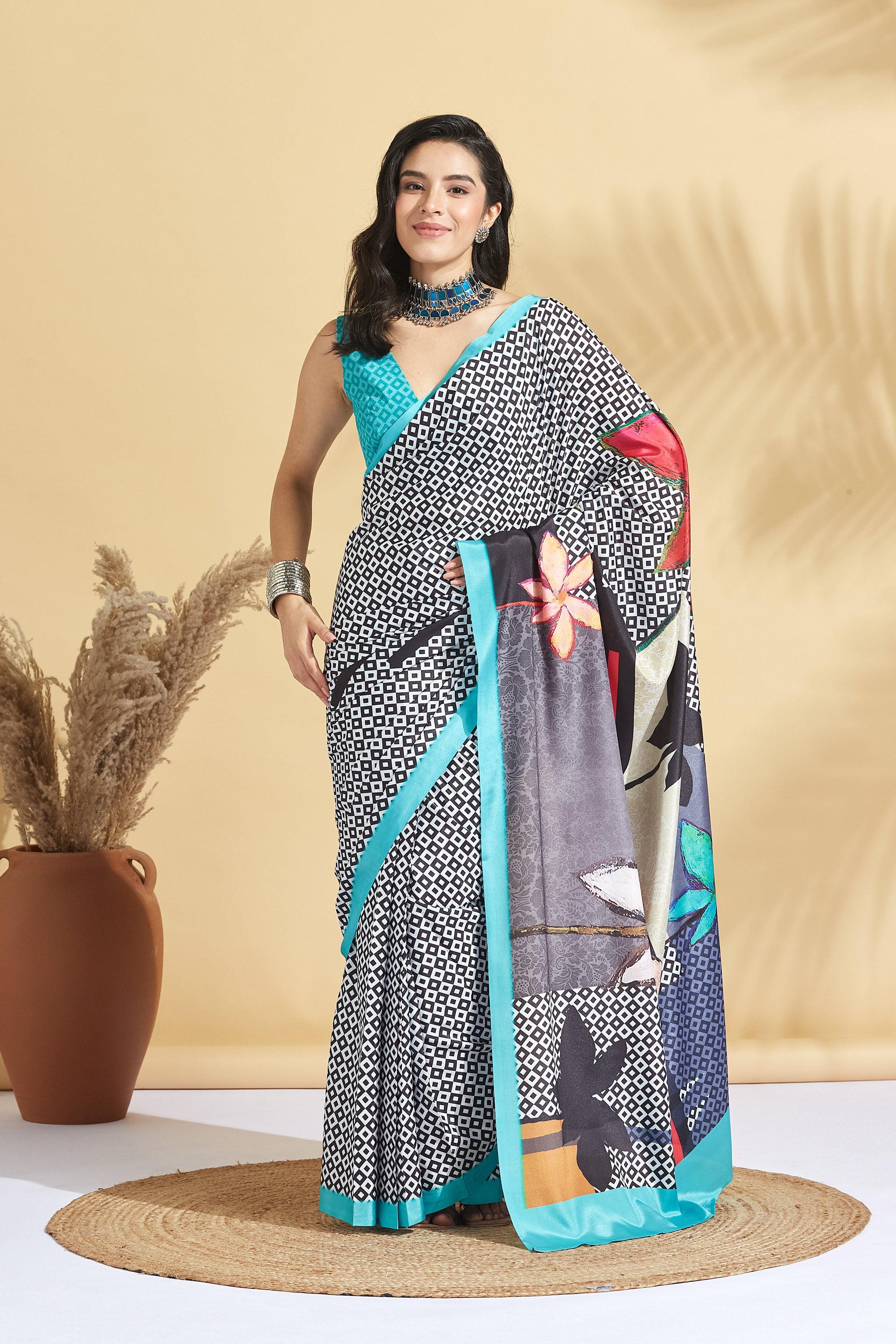 Digital Geometric Sketch Print Mulmul Cotton Saree