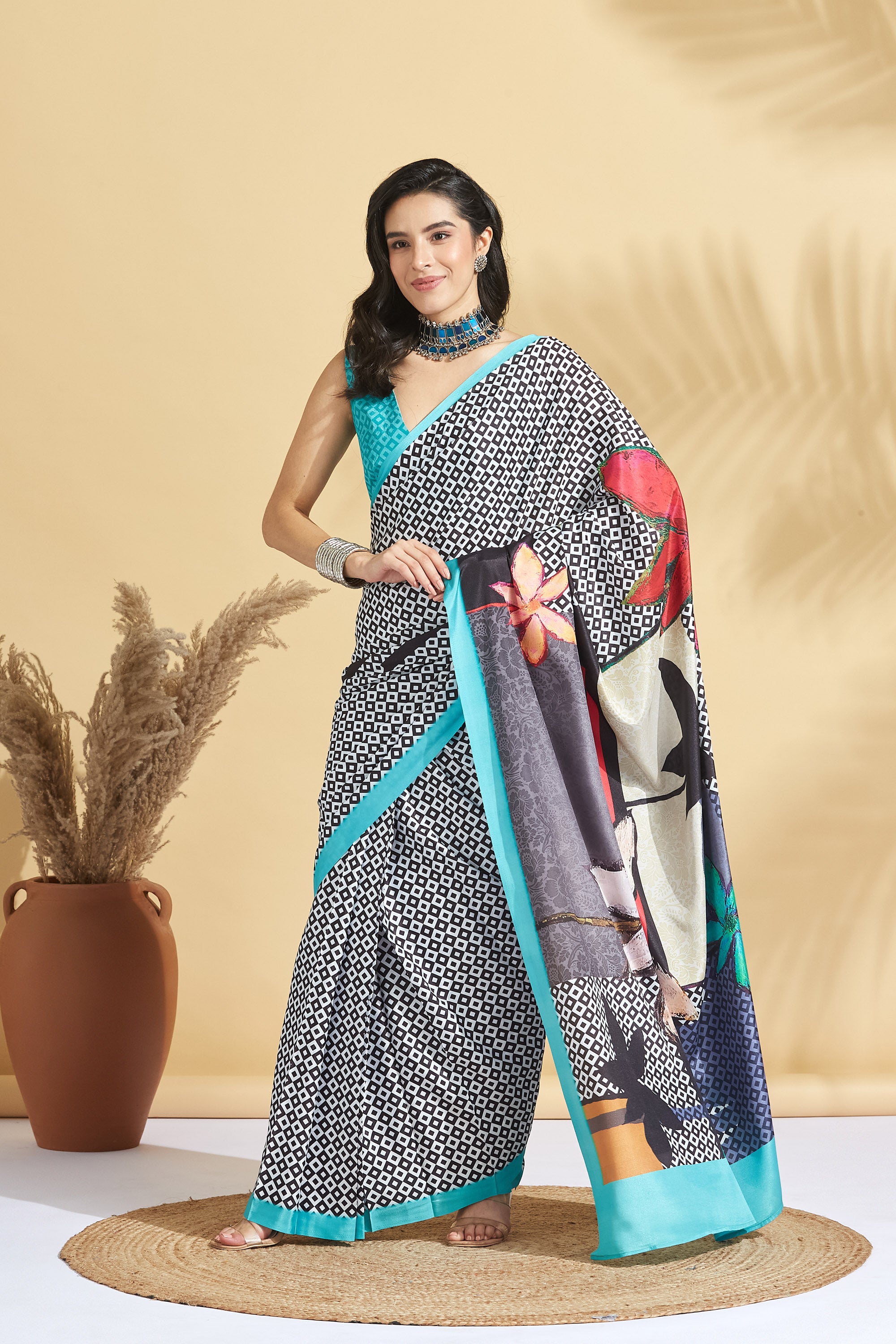 Digital Geometric Sketch Print Mulmul Cotton Saree