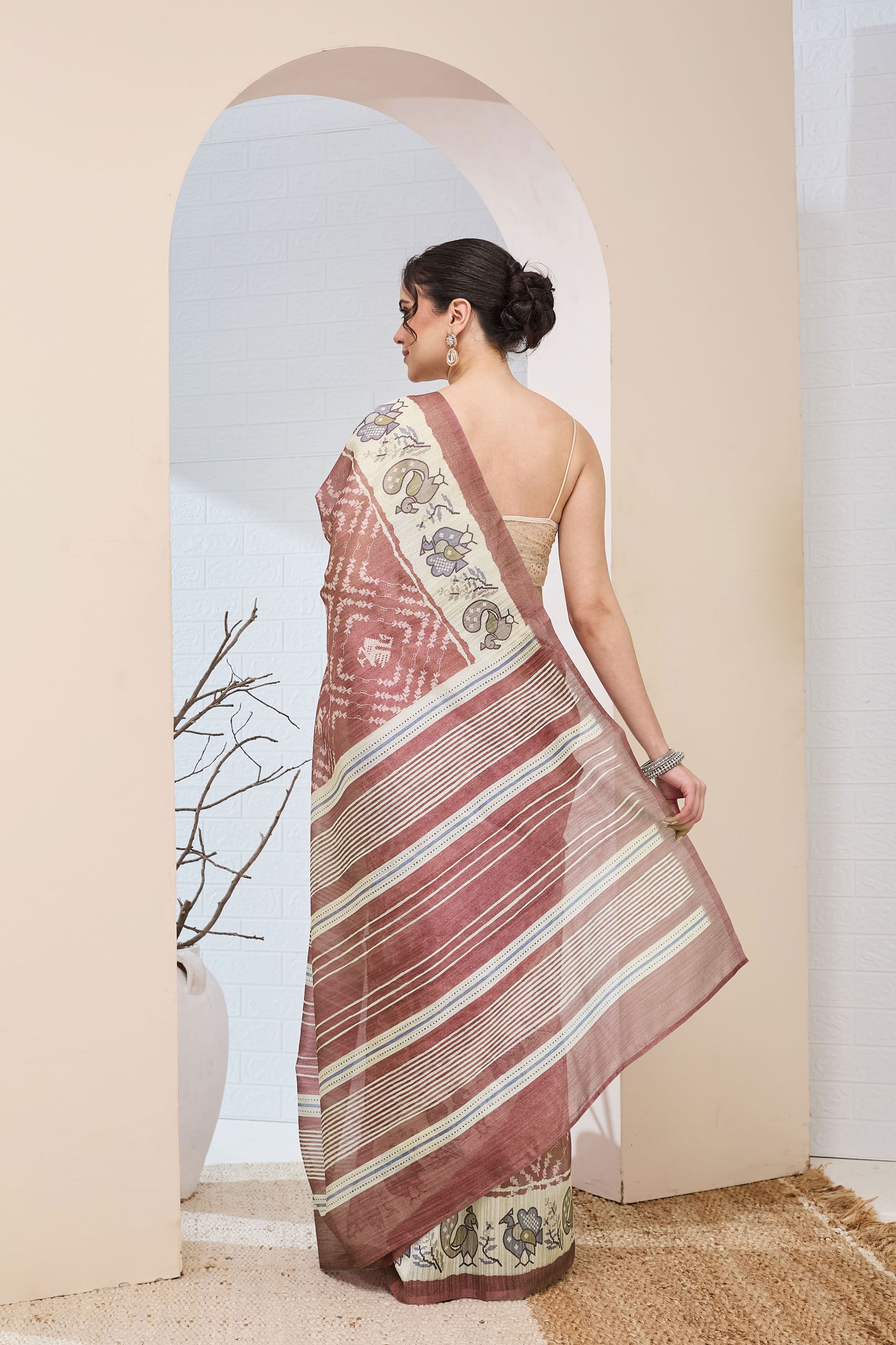 Pink Geometric Printed Silk Blend Ready To Wear Saree