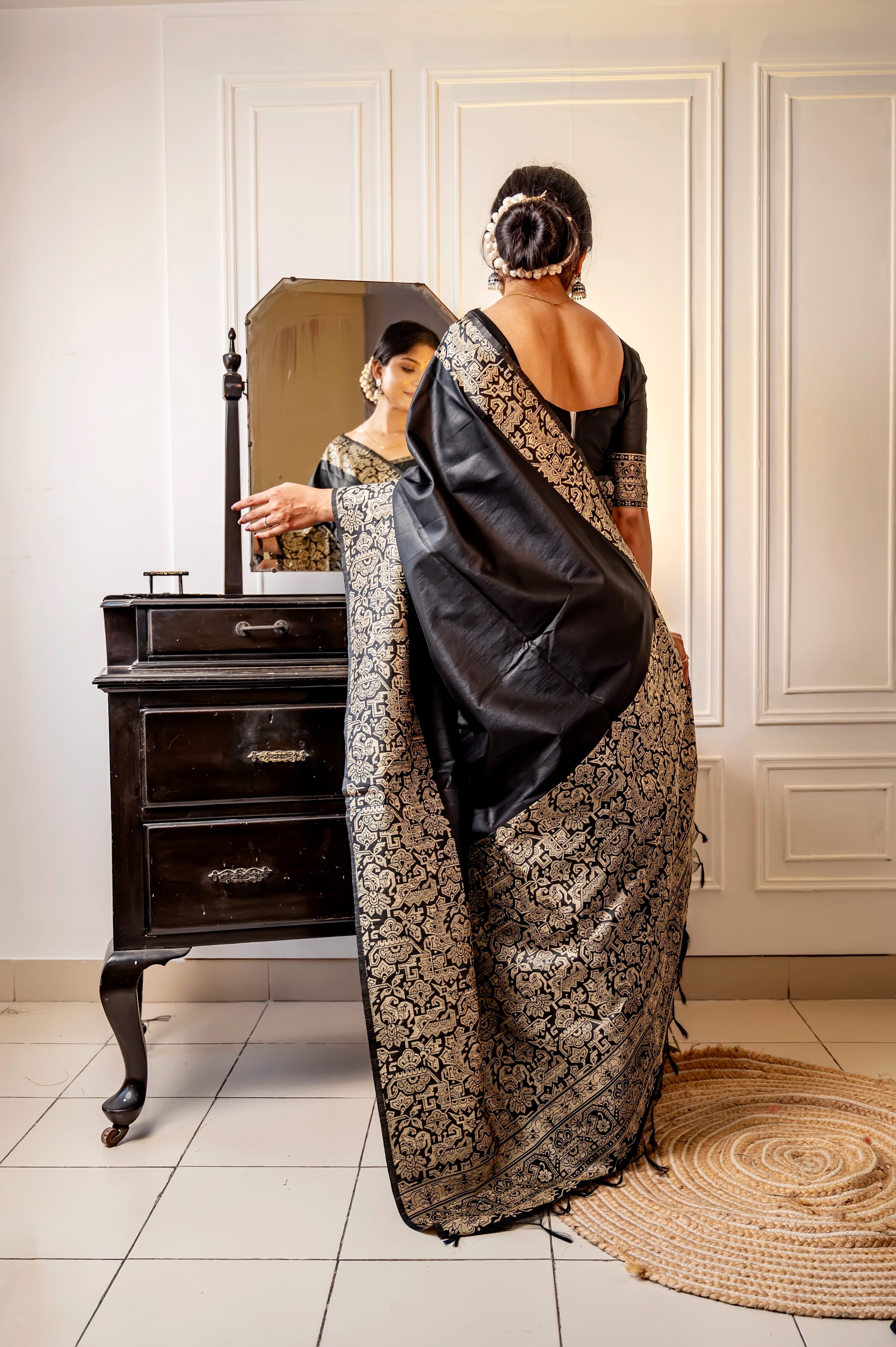 Black Color Handloom Raw Silk Traditional Saree