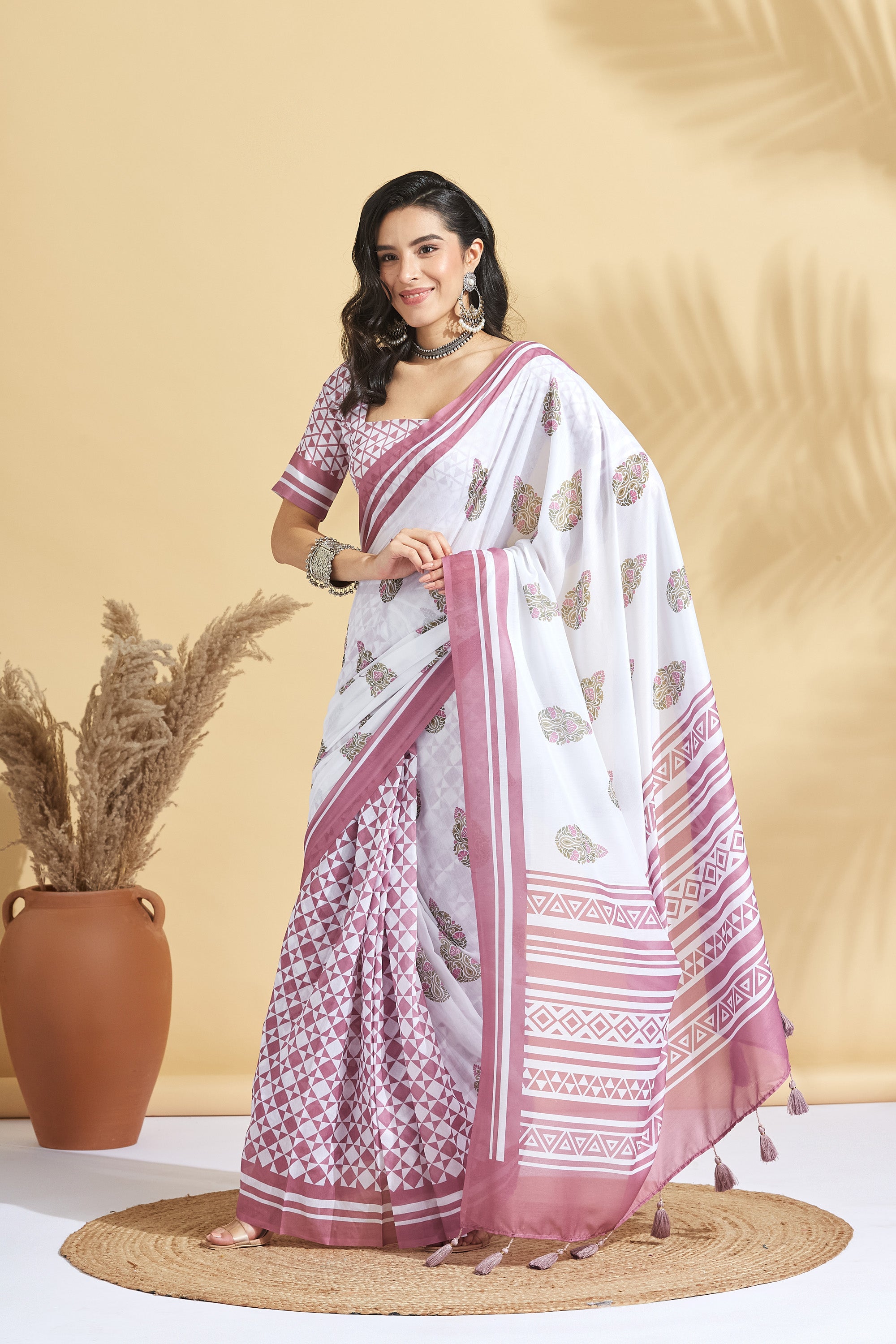 Digital Mulmul Soft White Digital Prints Mulmul Saree