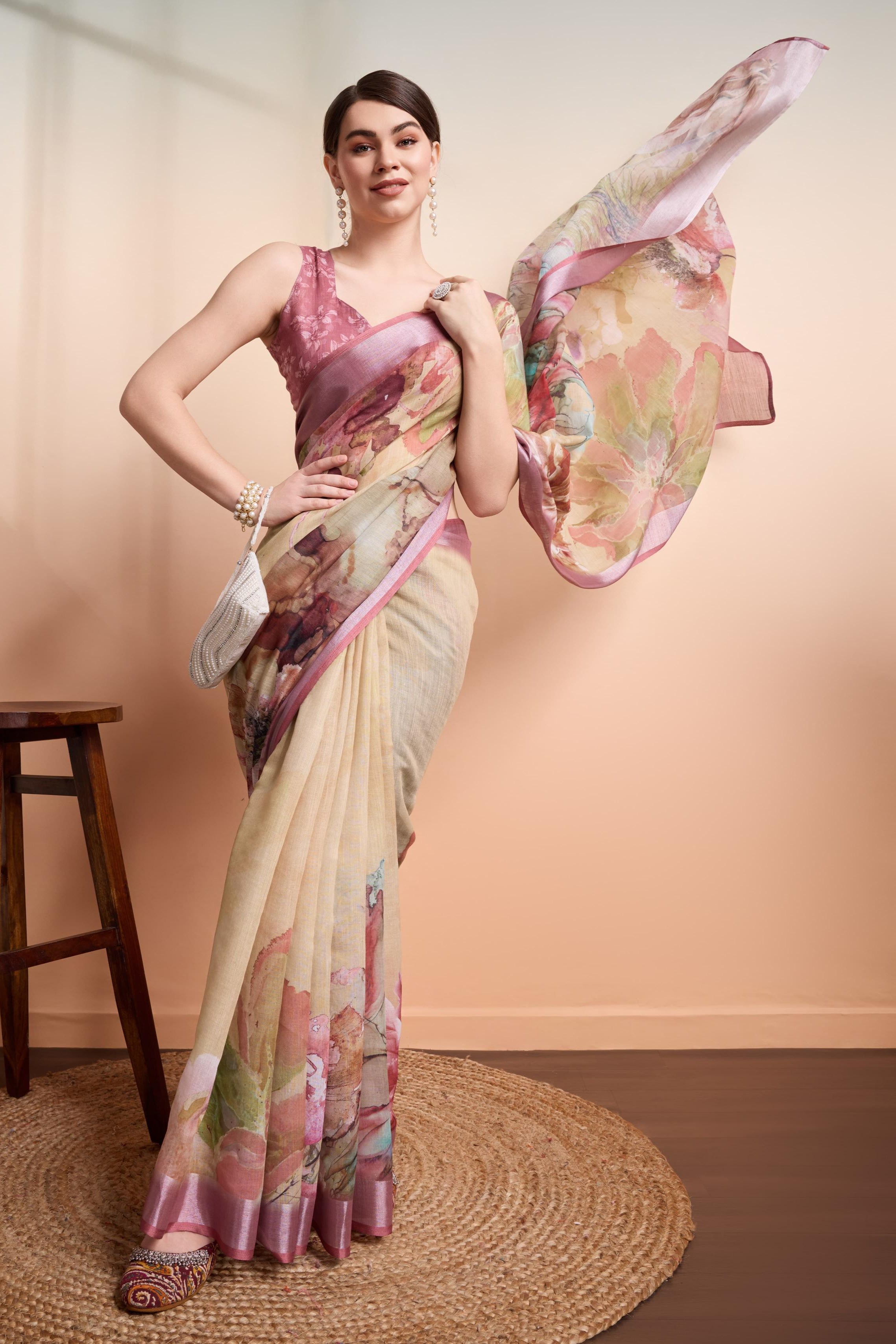 RACHNA  Zari Abstract Printed  Saree