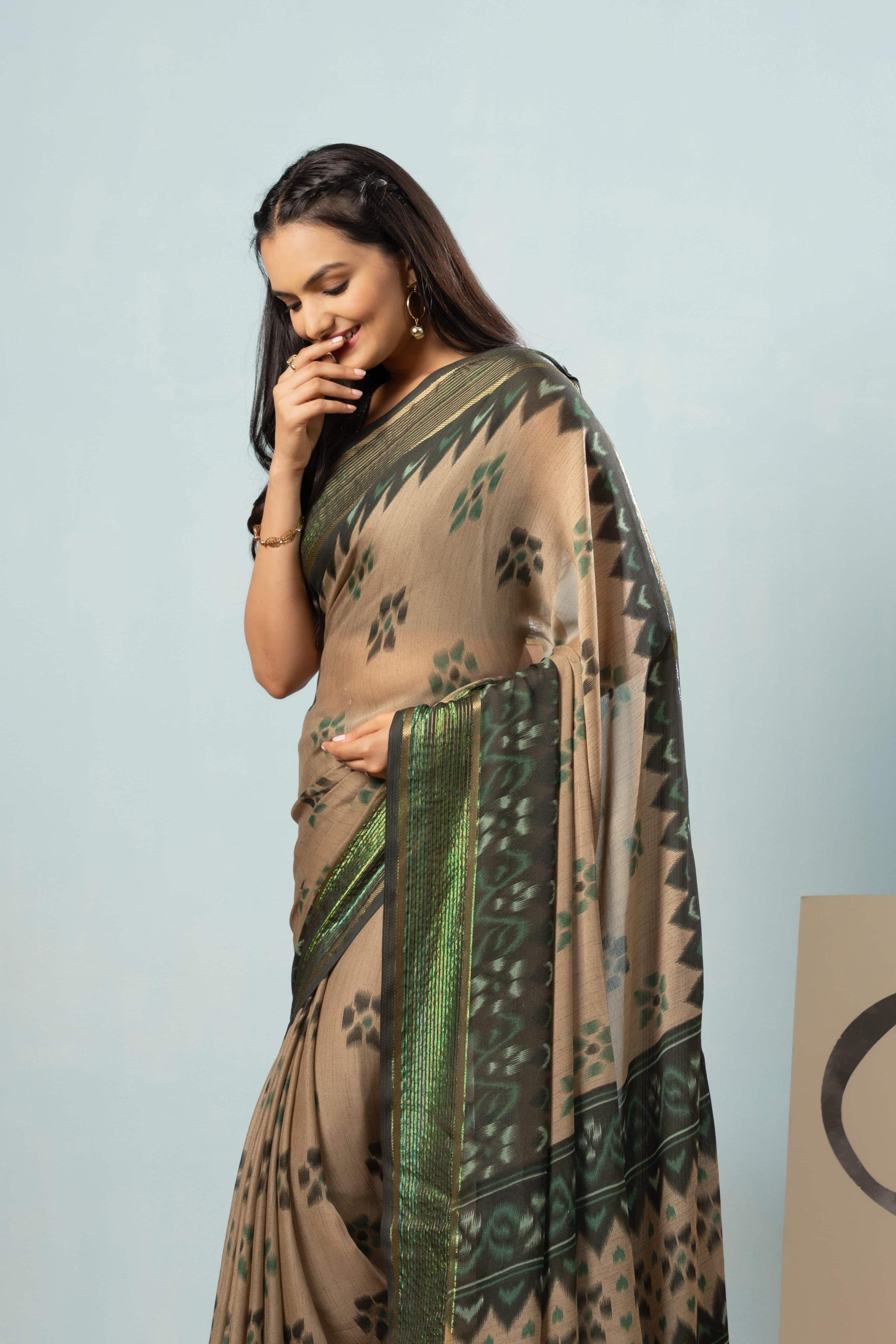 RACHNA Floral Poly Georgette Ready to Wear  Saree