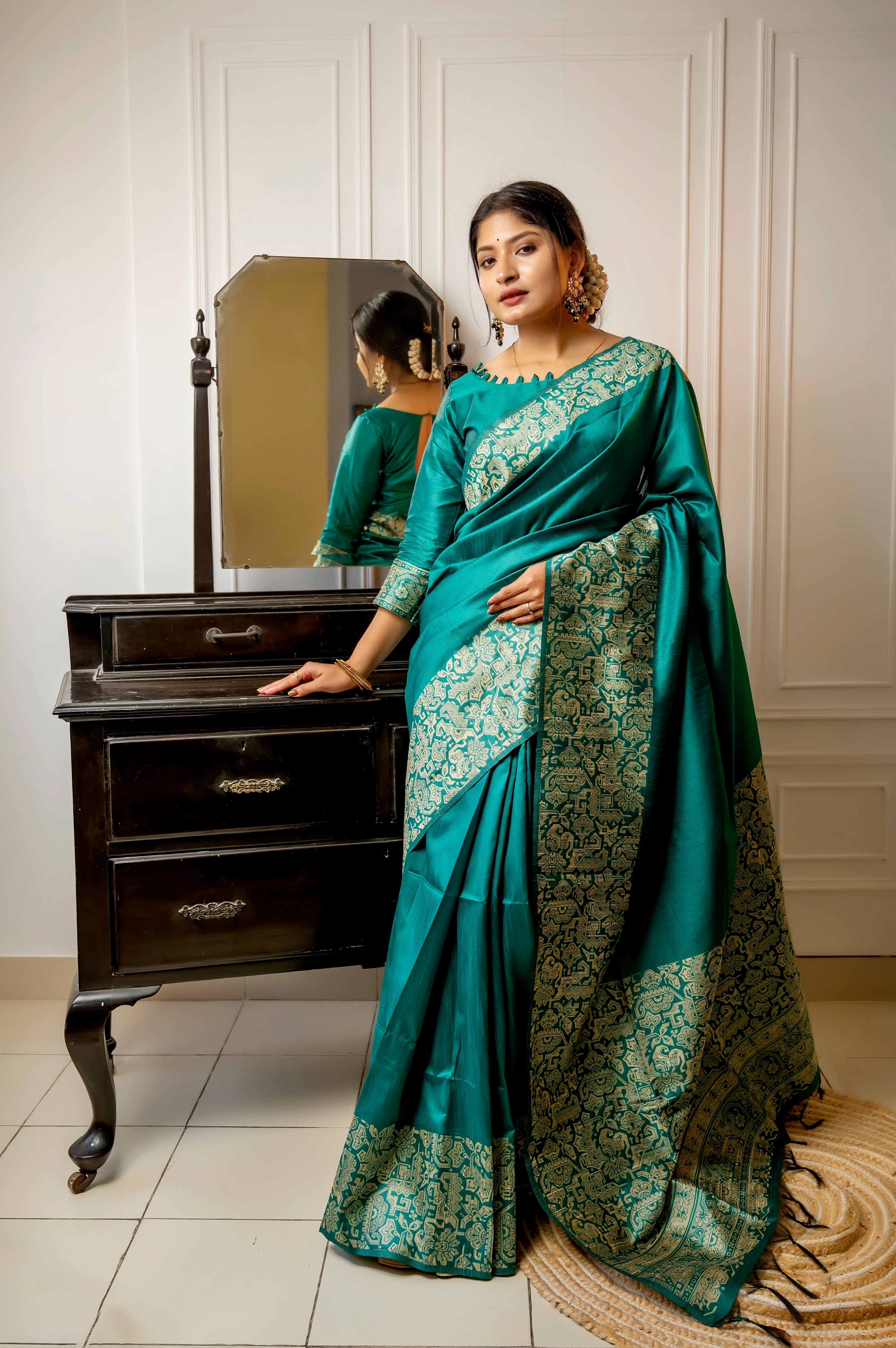 Rama Color Handloom Raw Silk Traditional Saree