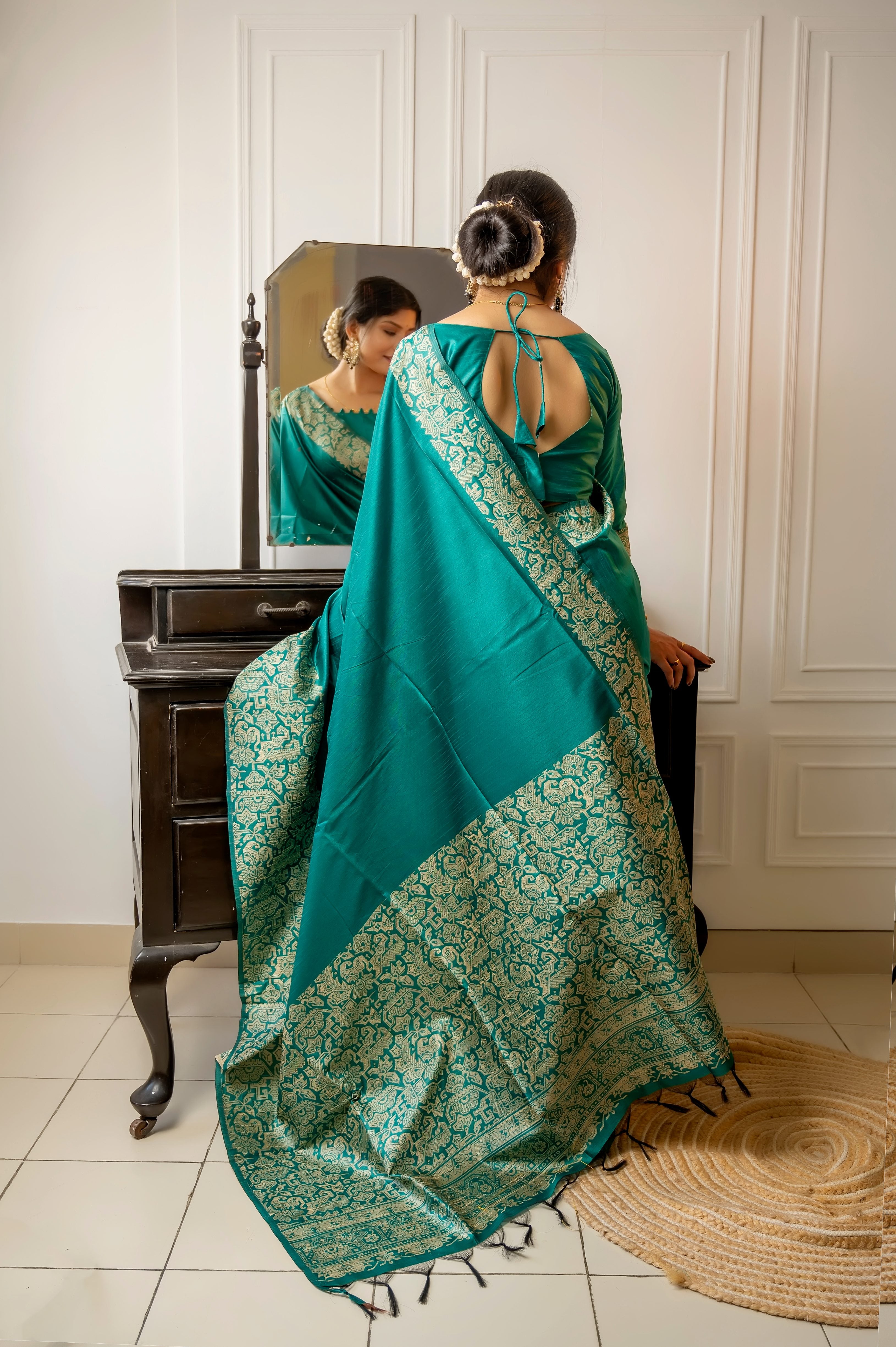 Rama Color Handloom Raw Silk Traditional Saree