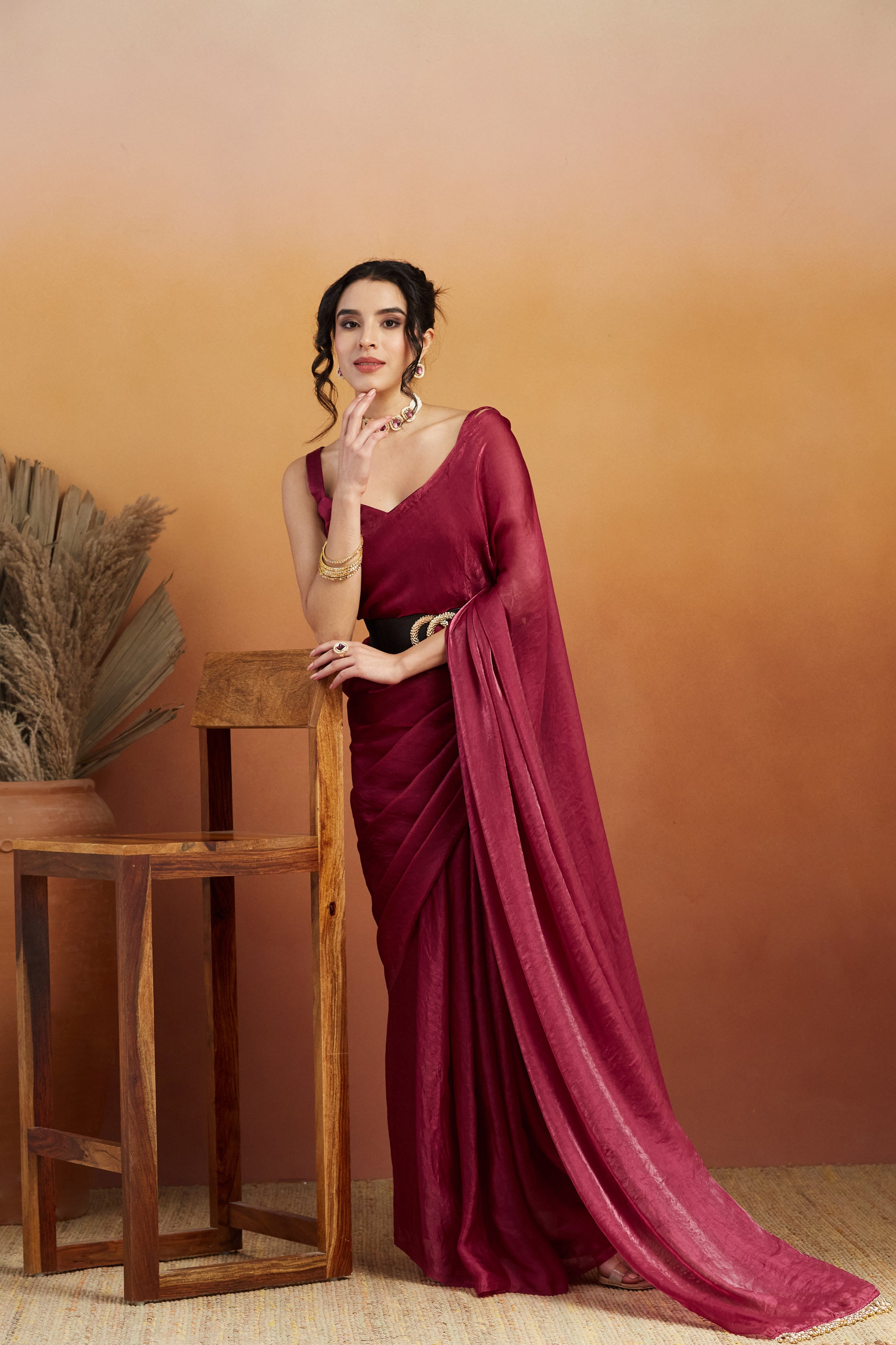 Hanging Tassels Lace Work Solid Fandy Red Saree