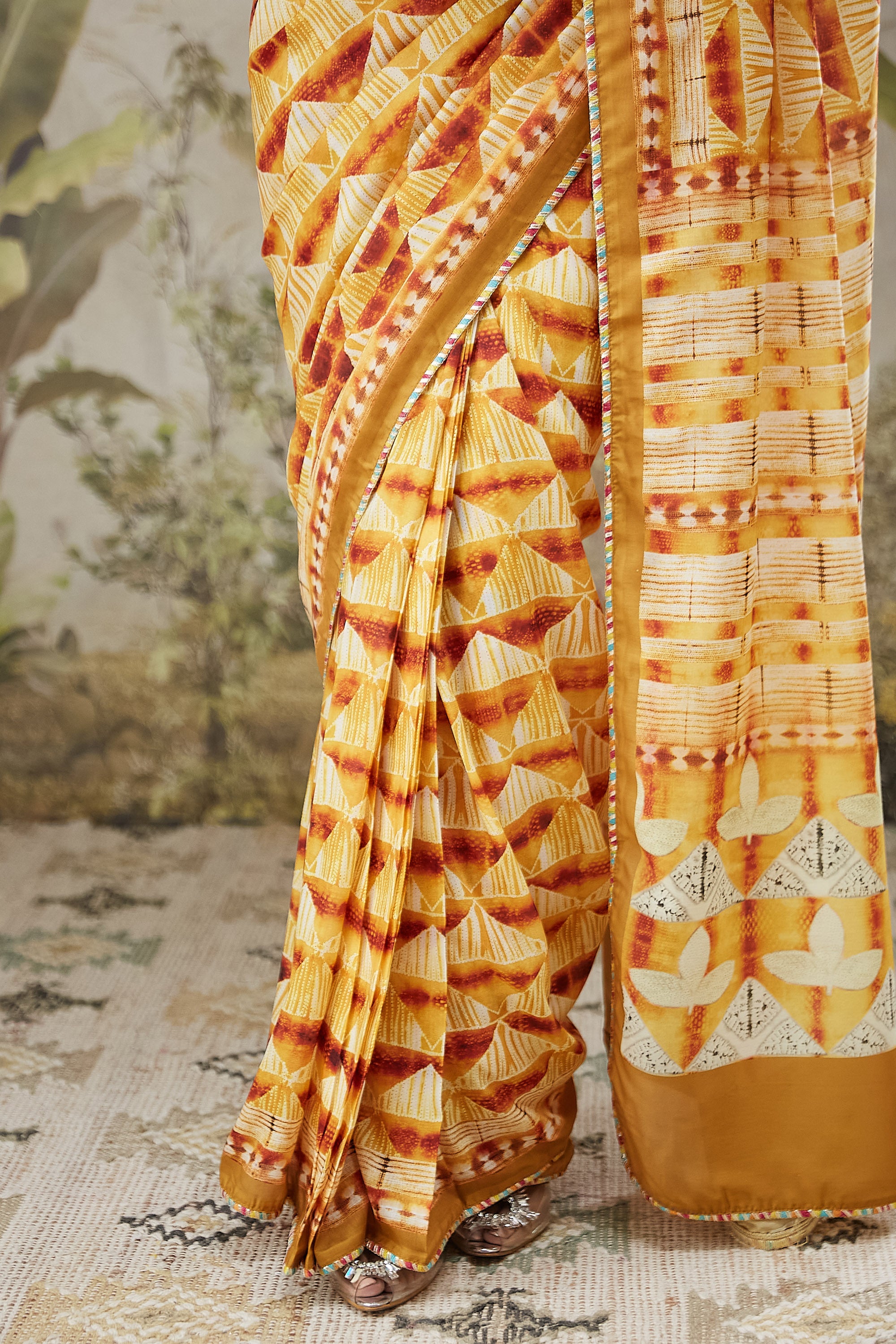 Geometric Prints Lace Border Saree