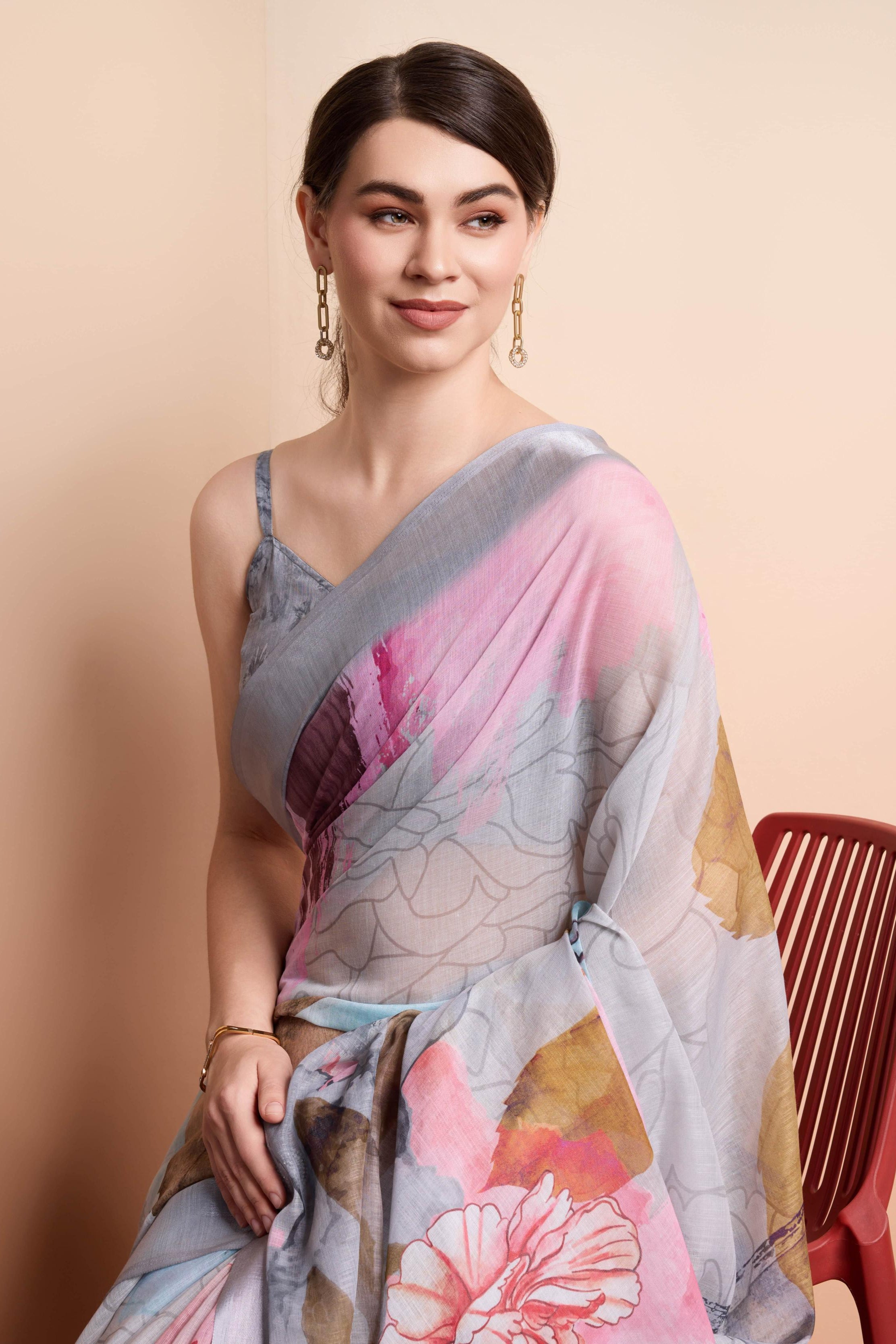 RACHNA Floral Zari  Ready to Wear Saree